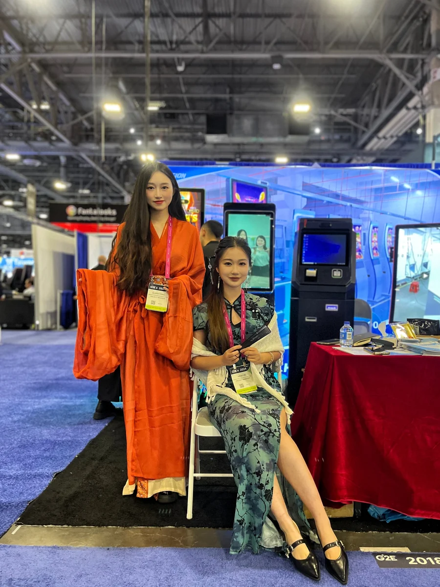Usingwin exhibition and customer meeting photograph
