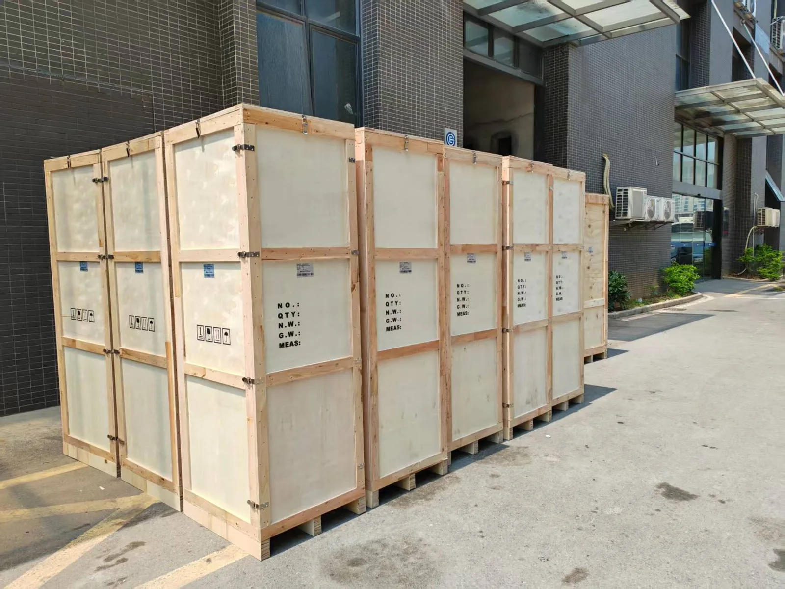 Protective packaging for kiosk export